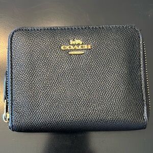 Coach Crossgrain Leather Small Zip Around Wallet In Black
